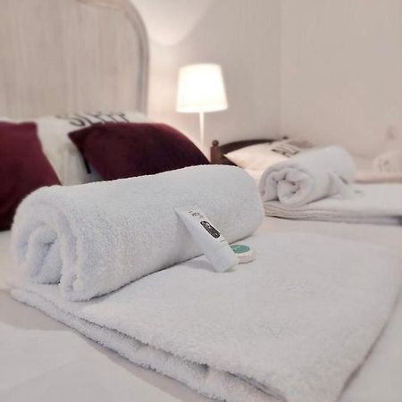 웨바 Pod Roza Economy B&B 외부 사진