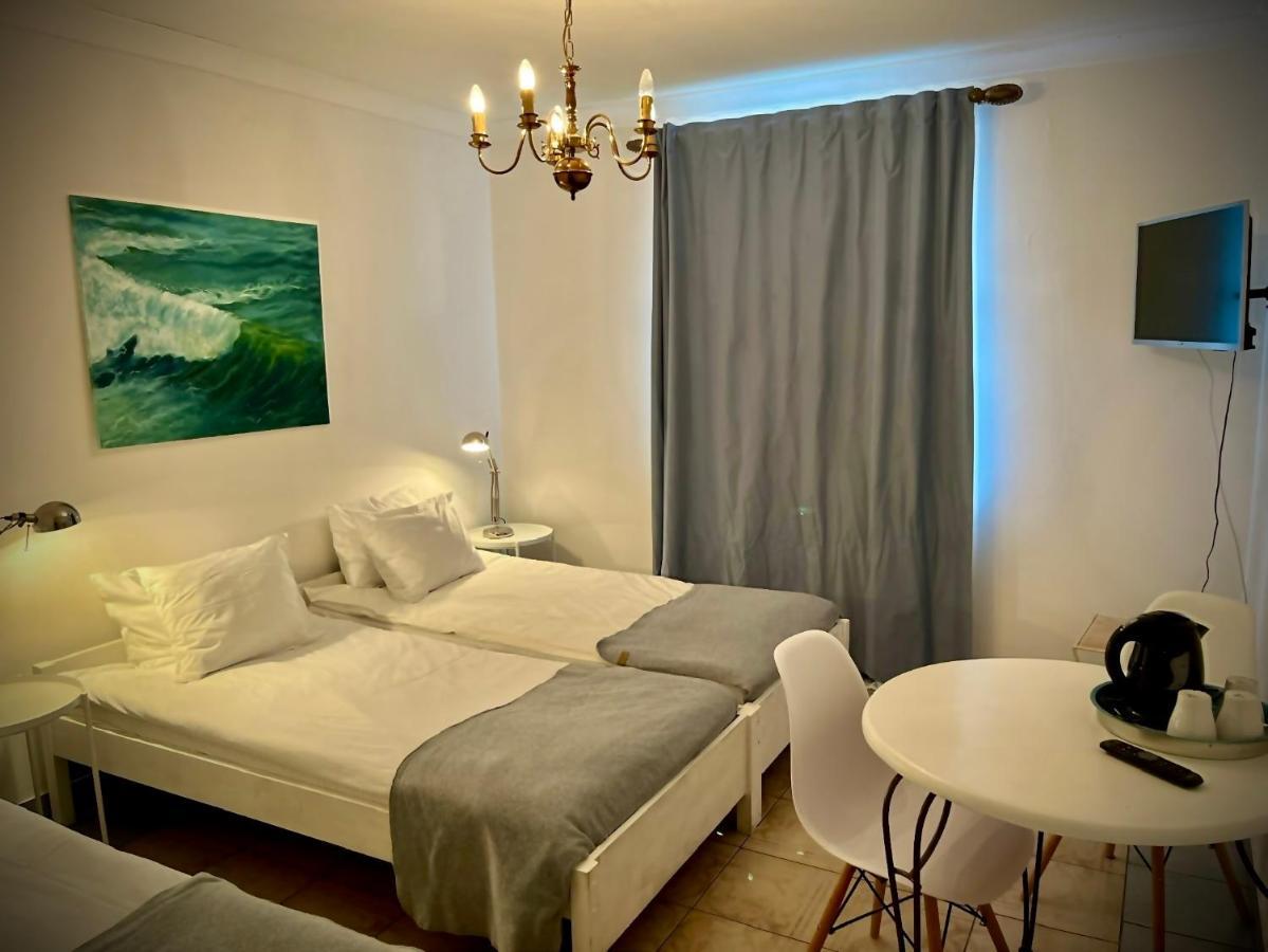 웨바 Pod Roza Economy B&B 외부 사진
